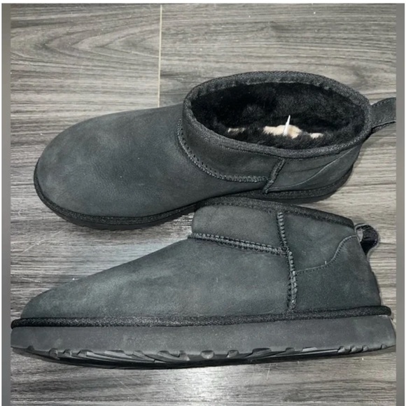 Ugg Classic Ultra Mini Boot, Black, Men’s Size 12, great condition - Picture 2 of 6